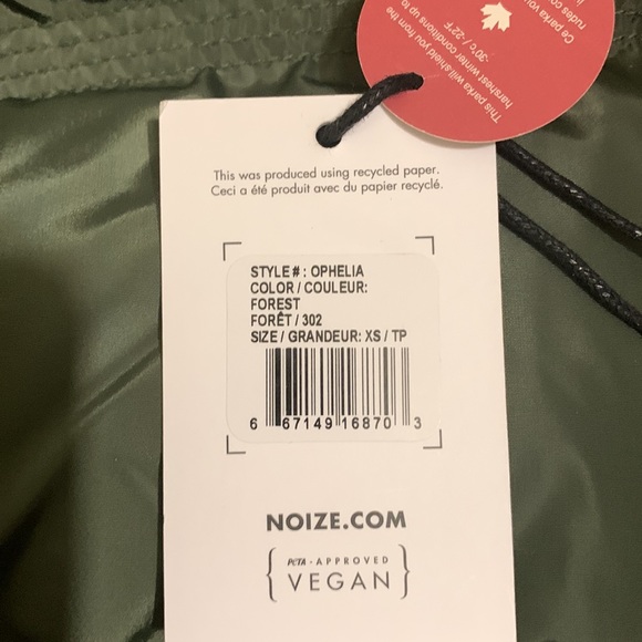 Brand is from Noize, size is between XS, but runs big and the Colour is green - Picture 3 of 4